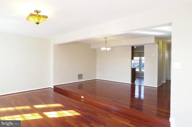 Photo - 4492 Ruggles Ct