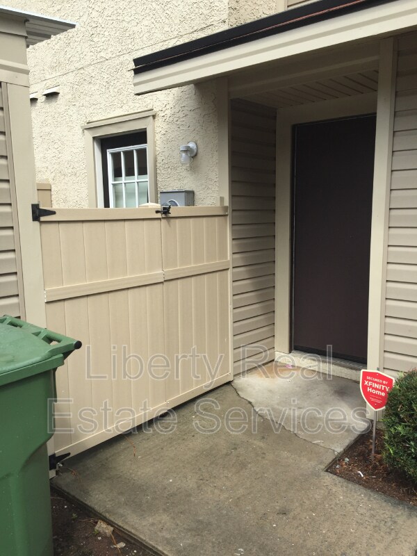 Photo - 901 Olmstead Dr Unit Apt 67I