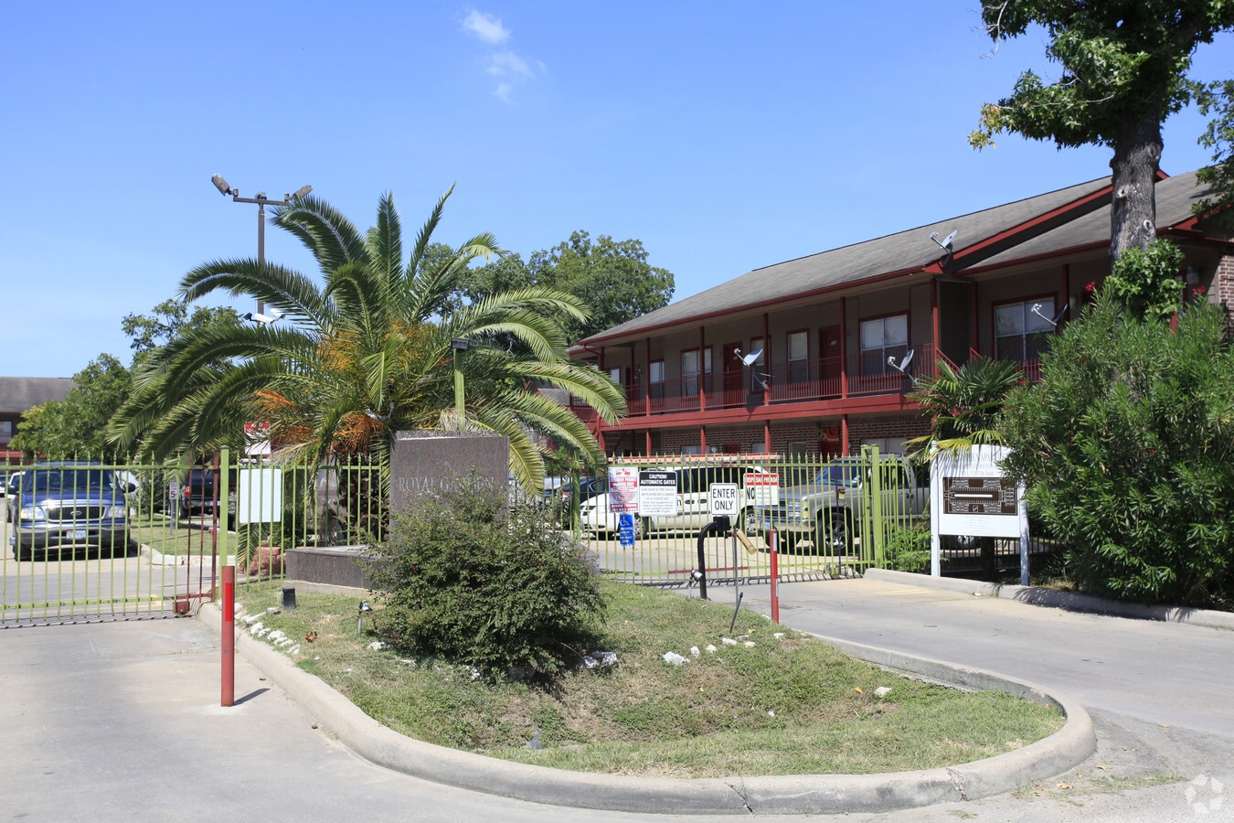 Royal Garden Apartments - Royal Garden Apartments