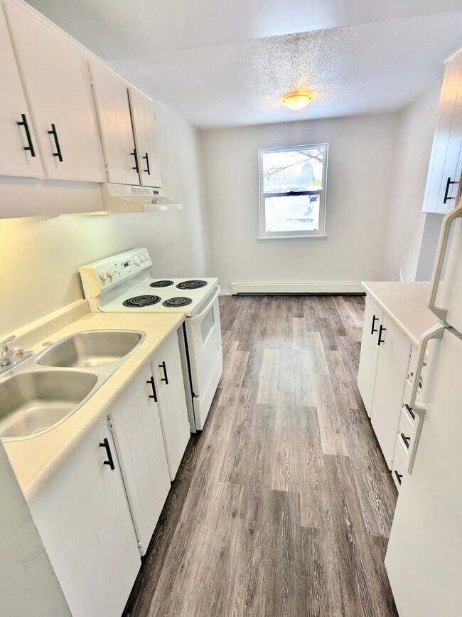 Photo - 10 Birkshire Ct