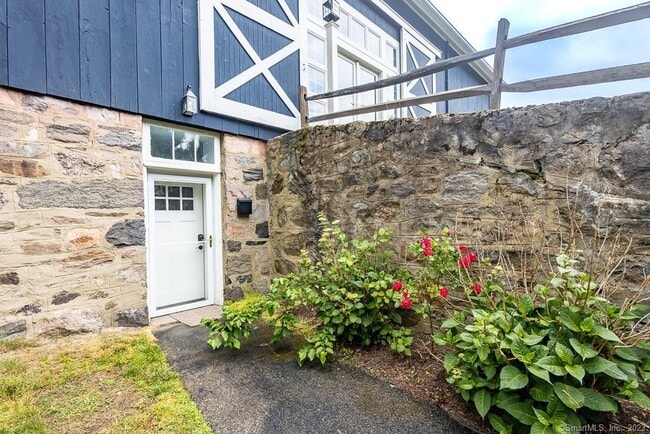 Photo - 55 Cider Mill Ln