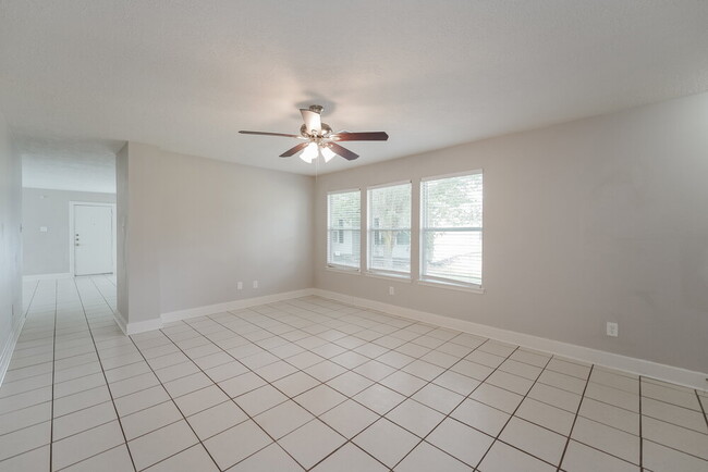 Photo - 15819 E Park Ct