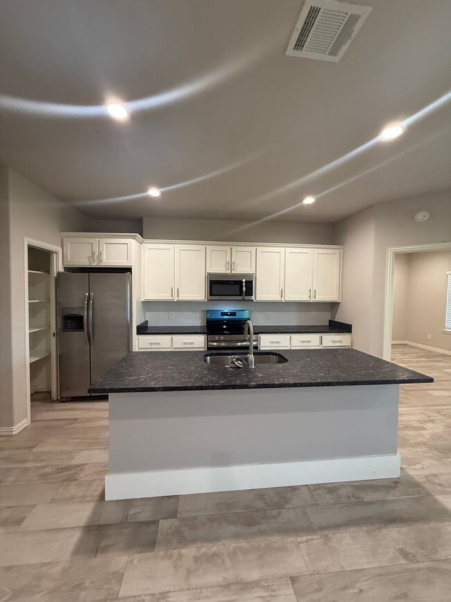 Photo - 1812 Brookhaven Dr Unit B