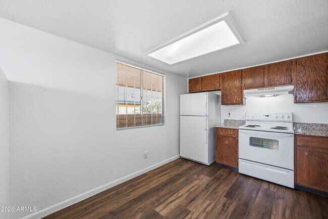 436 W Clark St Unit 202