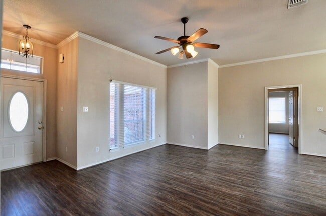 Photo - 1838 Laura St