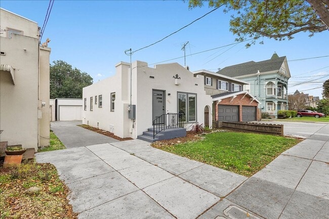 Photo - 2064 Encinal Ave