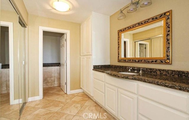 Building Photo - 25111 La Cresta Dr