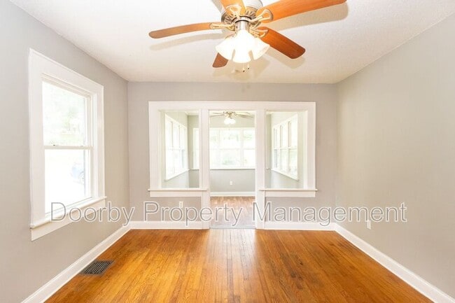Photo - 1812 John Ross Rd