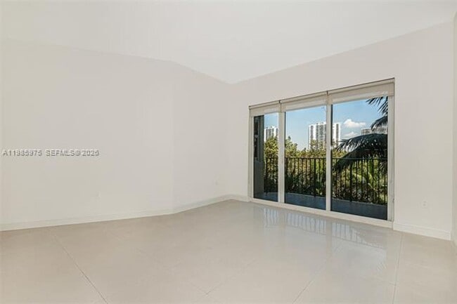 Photo - 20000 E Country Club Dr Unit 20000 E Country Club Dr # 412