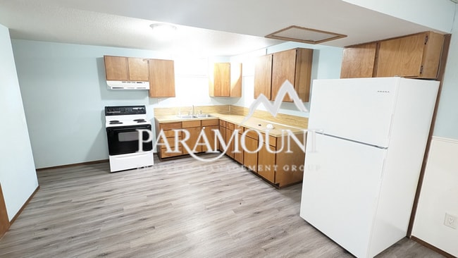 Building Photo - Tucked Away Lower 2 Bedroom Duplex!