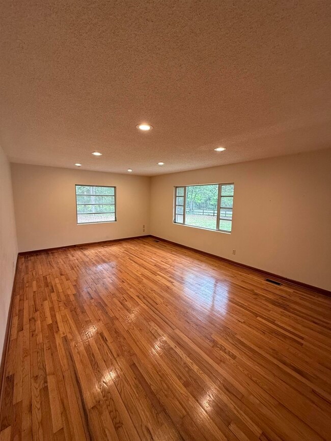 Photo - 5525 Springhill Rd