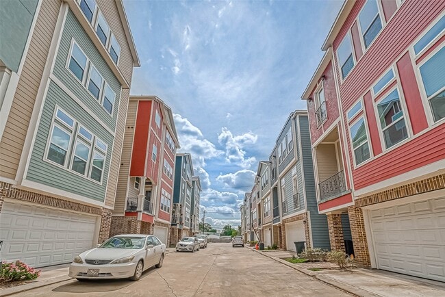 Photo - 2113 Bidwell Dr