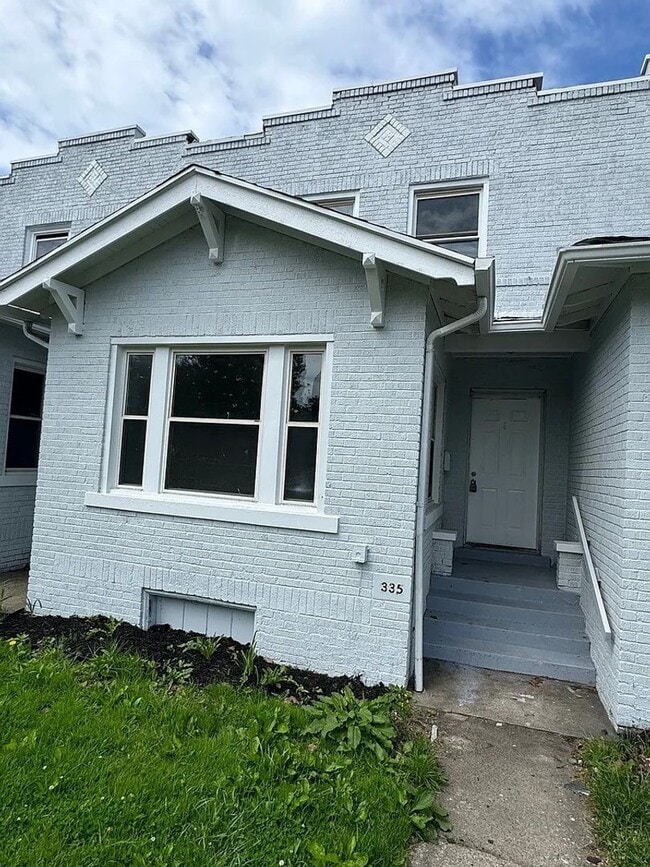 Building Photo - 331-337 4th Ave Unit 335