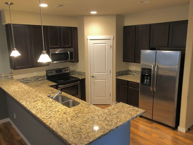 Photo - 3 Bed, 2.5 Bath Millcreek Townhouse 2 Car $3099.00