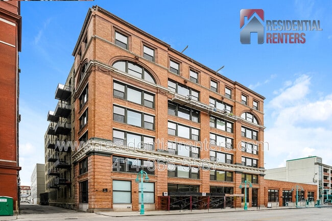 Building Photo - 239 E Chicago St Unit 609