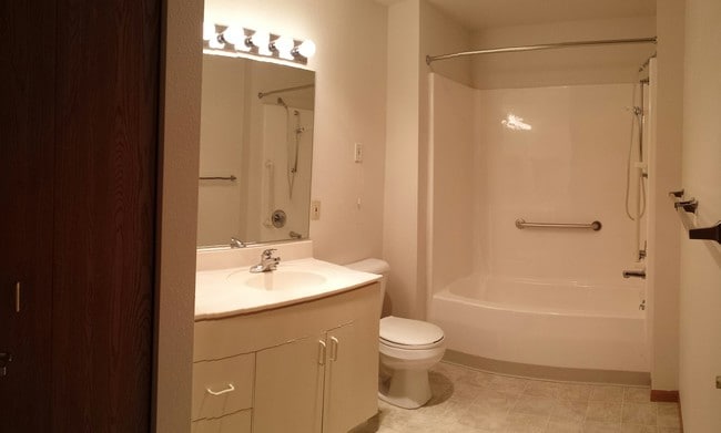 Photo - White Oaks Apartment Homes - Senior - 55+