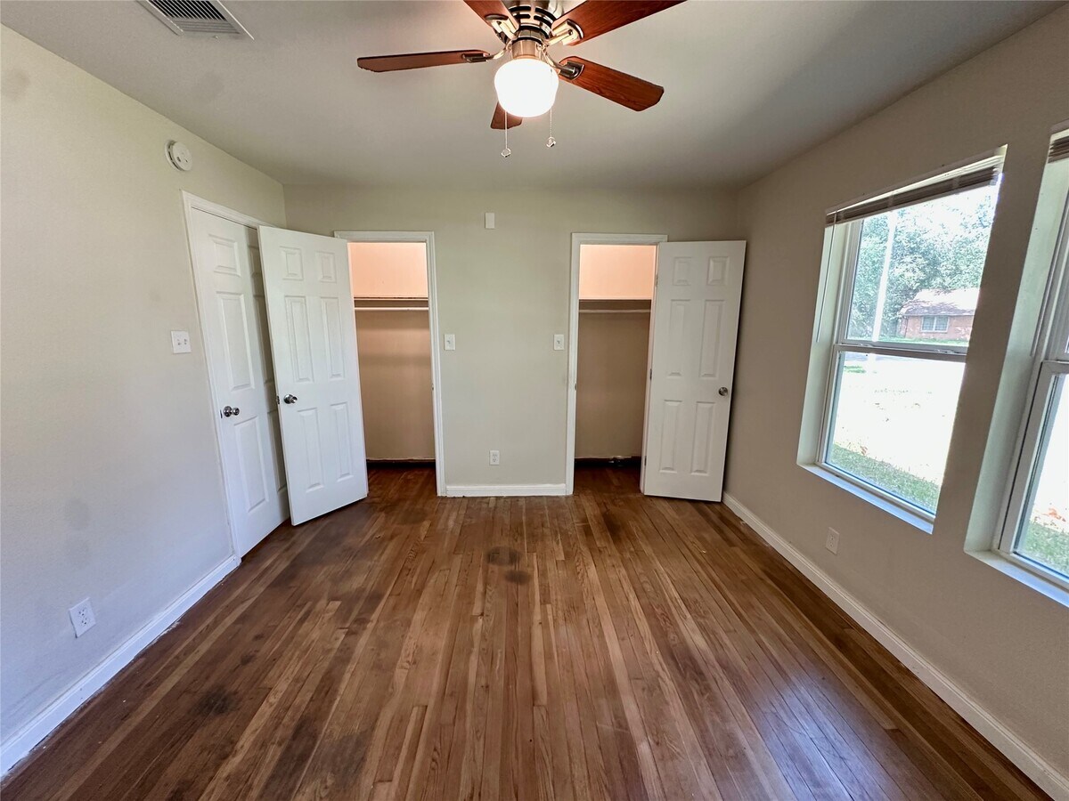 Photo - 6 E Southlawn Ave