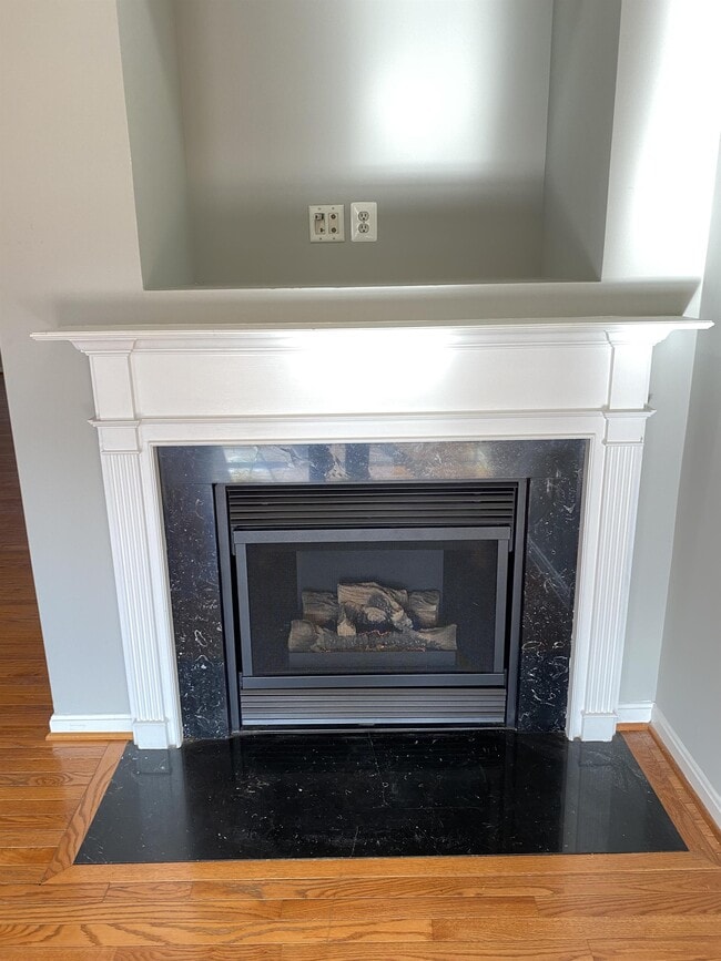 Building Photo - 13851 Palisades St