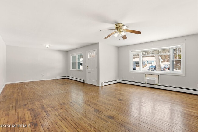 Photo - 422 Shady Ln