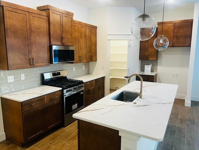 Photo - 251 Kristen Ln