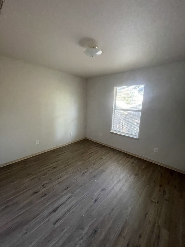 Photo - 1216 Mulkey Ln
