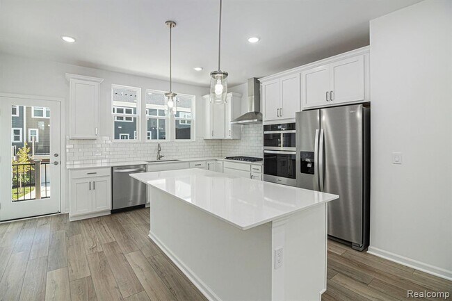 Photo - 43071 Atwood Ave