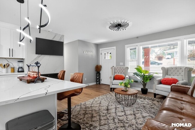 Photo - 2022 Boulderview Dr SE