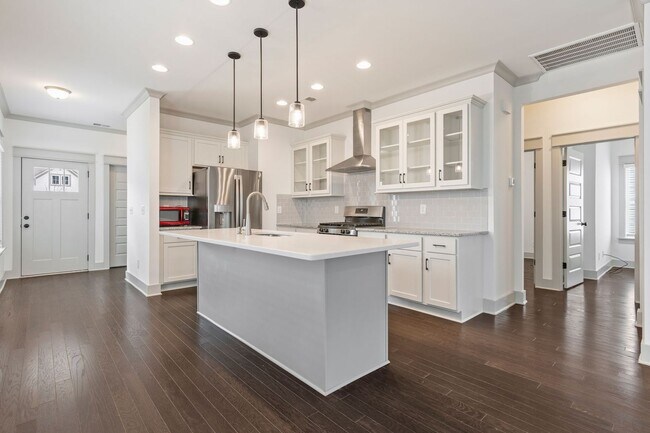 Photo - Move In Special, 10% off 1st month's rent....