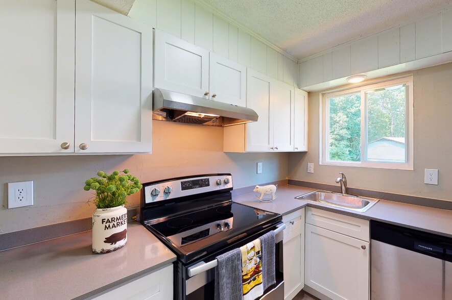 2 Bedroom Townhome Floorplan at Walnut Creek in Raleigh, NC