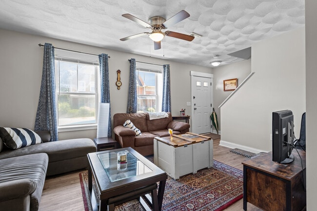 Photo - 27B Asselin St