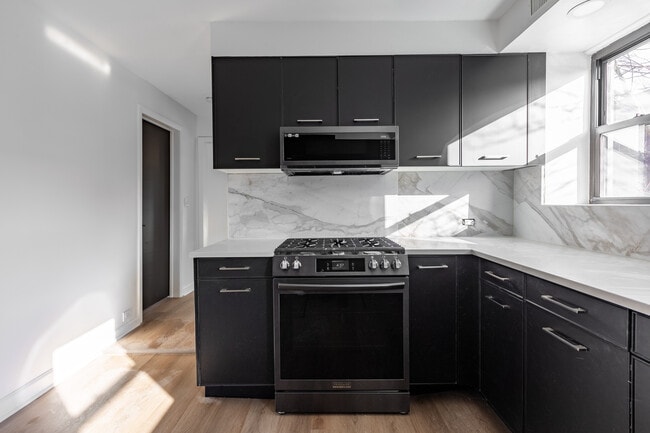 Photo - 3138 W Schubert Ave Unit 2R