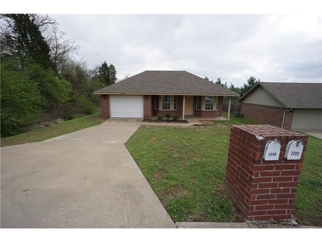 Photo - 3 bed, 2 bath, 1 car garage House