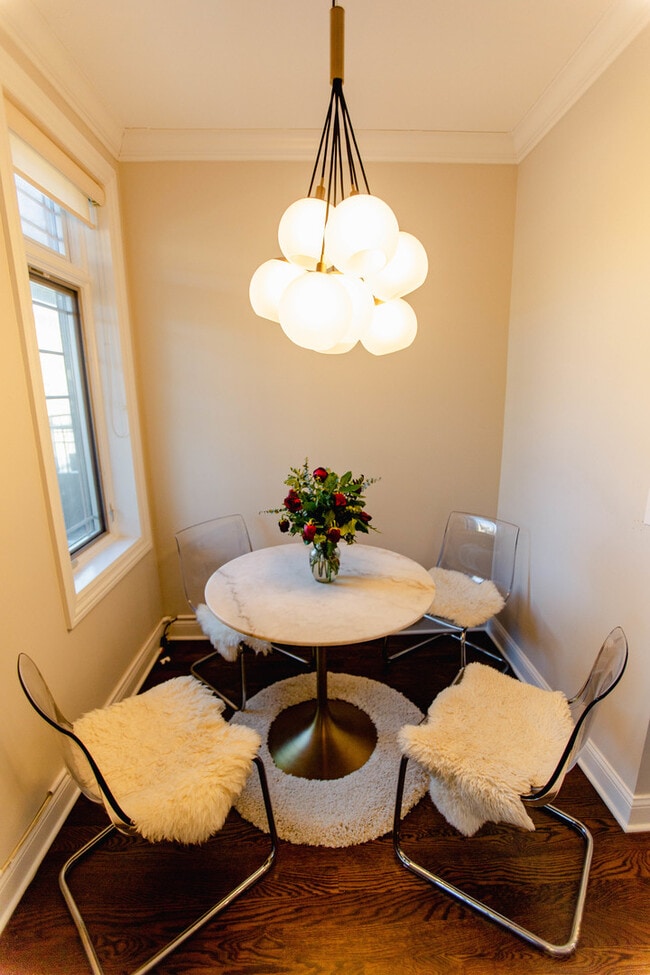 Photo - 843 W Fletcher St Unit 2W