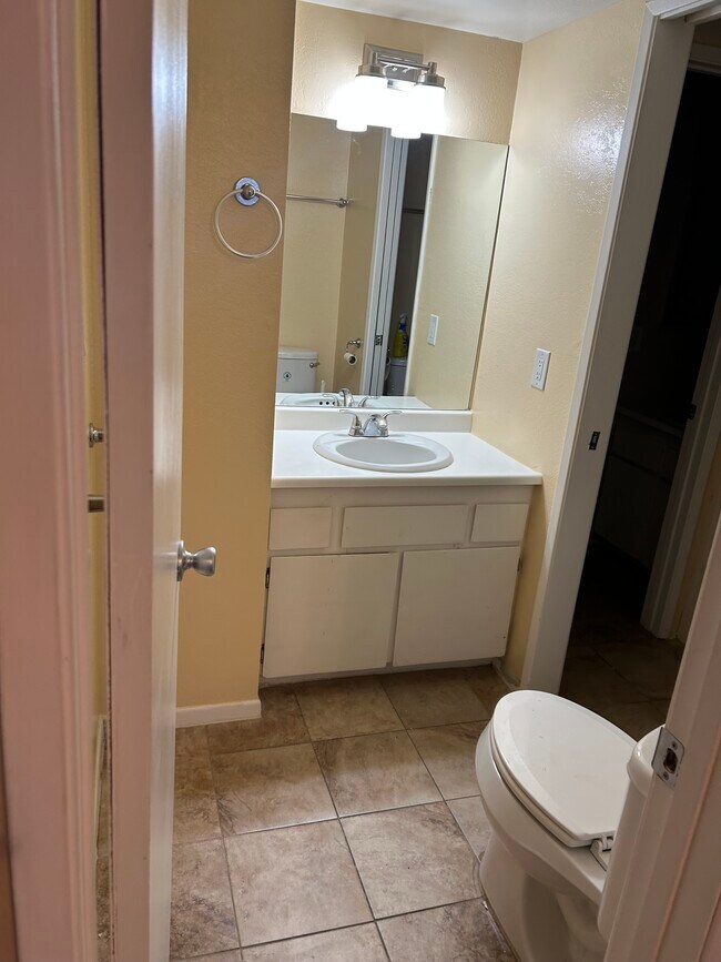 Photo - 5300 E Waverly Dr Unit J8
