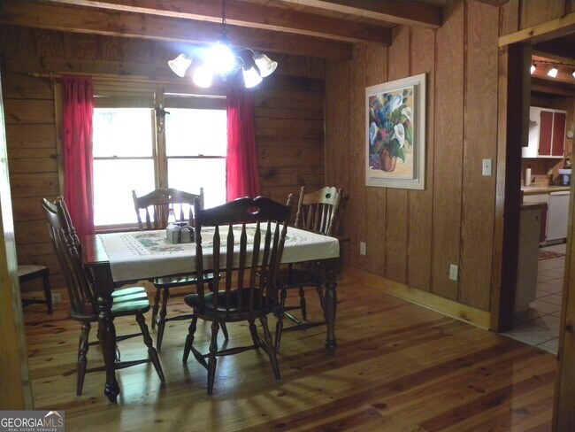 Photo - 153 Will Zoellner Ln