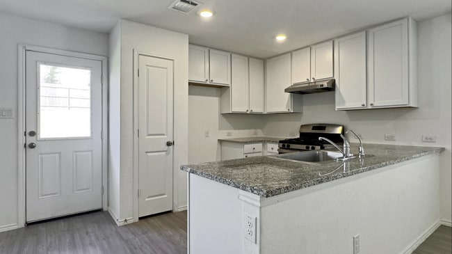 Photo - 13930 Wool Pk