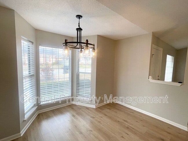 Photo - 108 Oak Valley Dr