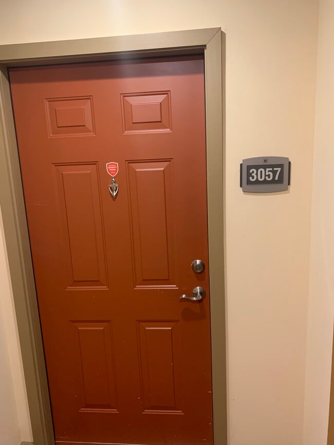 Photo - 390 17th St NW Unidad 3057