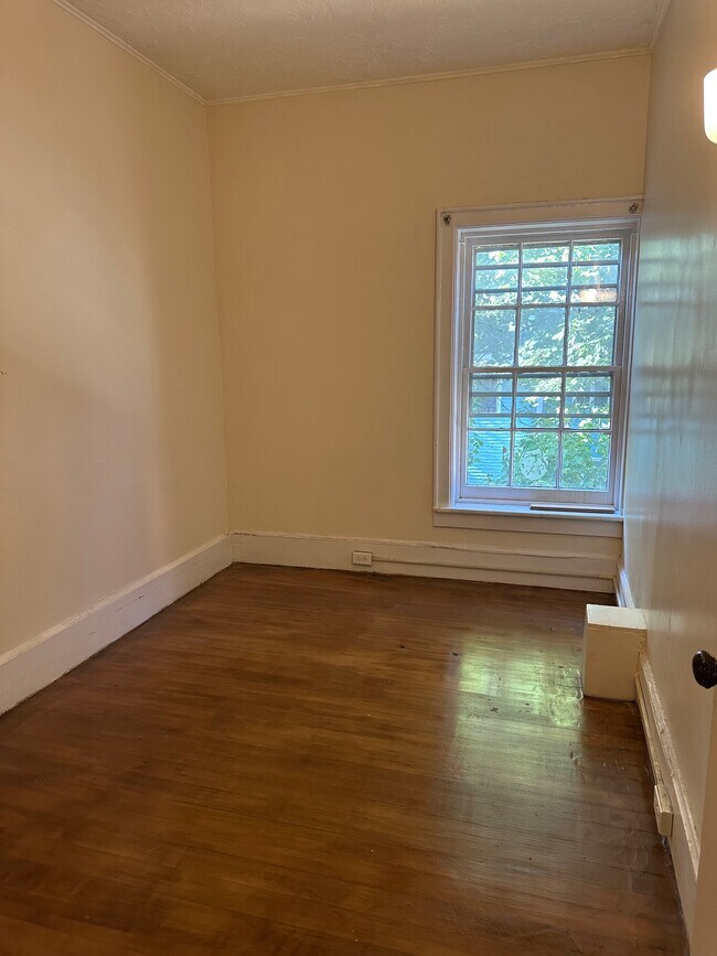 188 W 2nd St