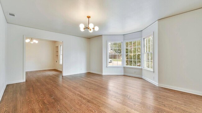 Photo - 2801 Perry Ln