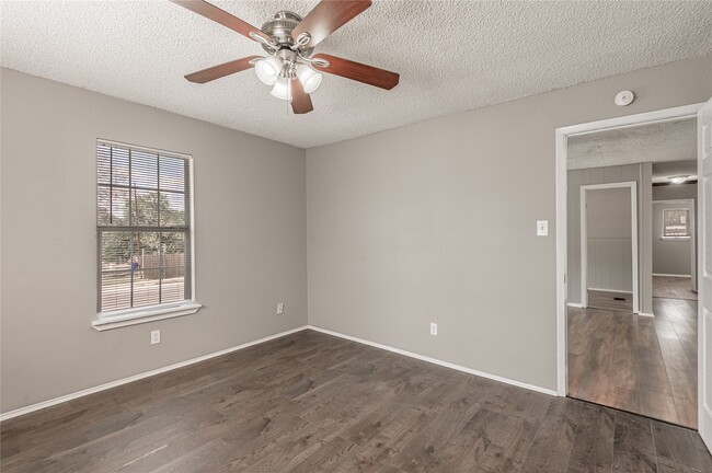 Building Photo - 1008 Trinity Cutoff