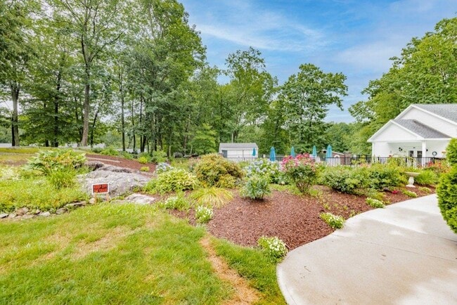 Middlebury Crossing Apartments