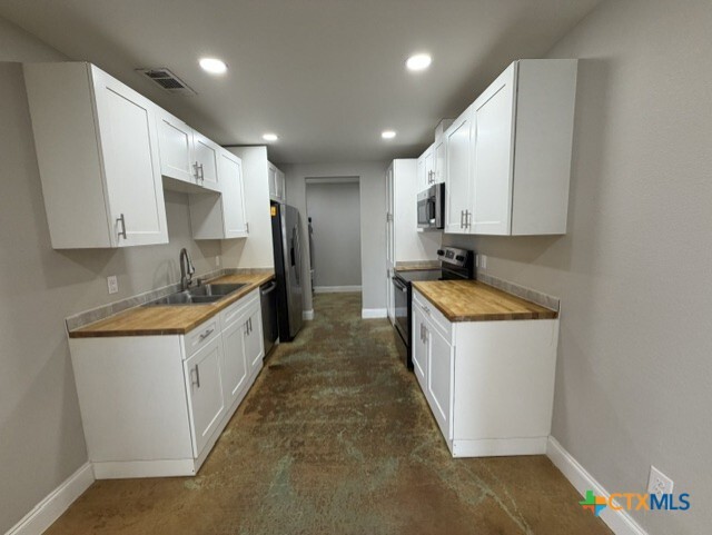Photo - 661 W Austin St