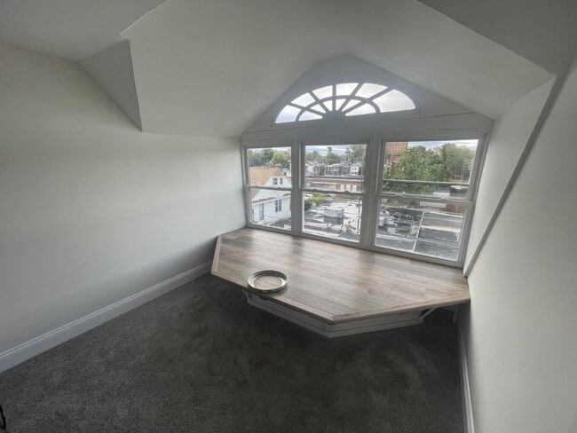 Building Photo - 2350 Logan St