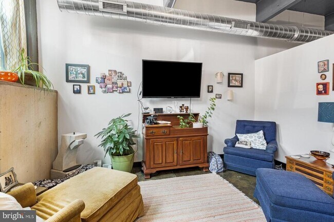Building Photo - 1701 Tulip St Unit LL2 Rental