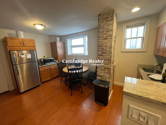 Building Photo - 305 Cardinal Medeiros Ave Unit 1 Rental