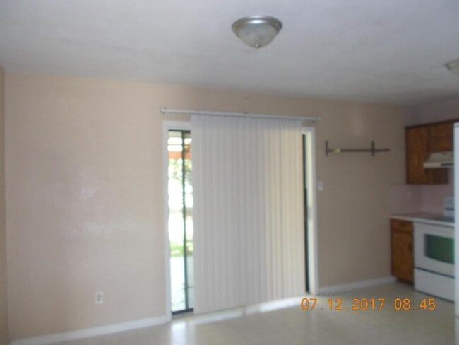 Photo - 112 Myra Lou Ave