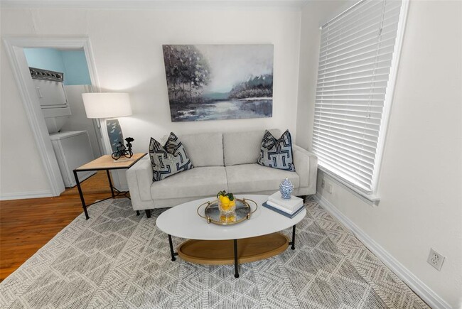 Photo - 2108 Rountree Dr