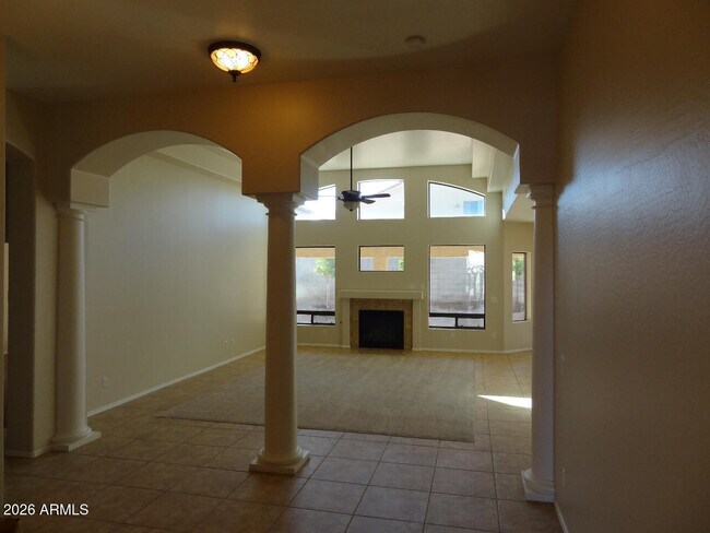 Photo - 1011 W Samantha Way