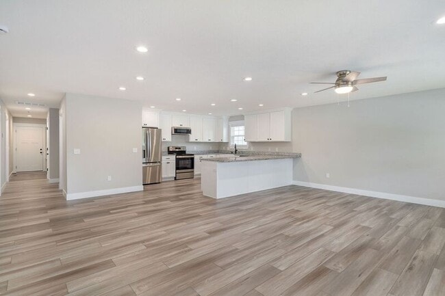 Photo - 1120 N Clay Ave